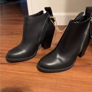 NWT American Eagle Booties